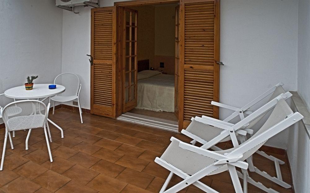 Hotel Apeneste Mattinata Ngoại thất bức ảnh