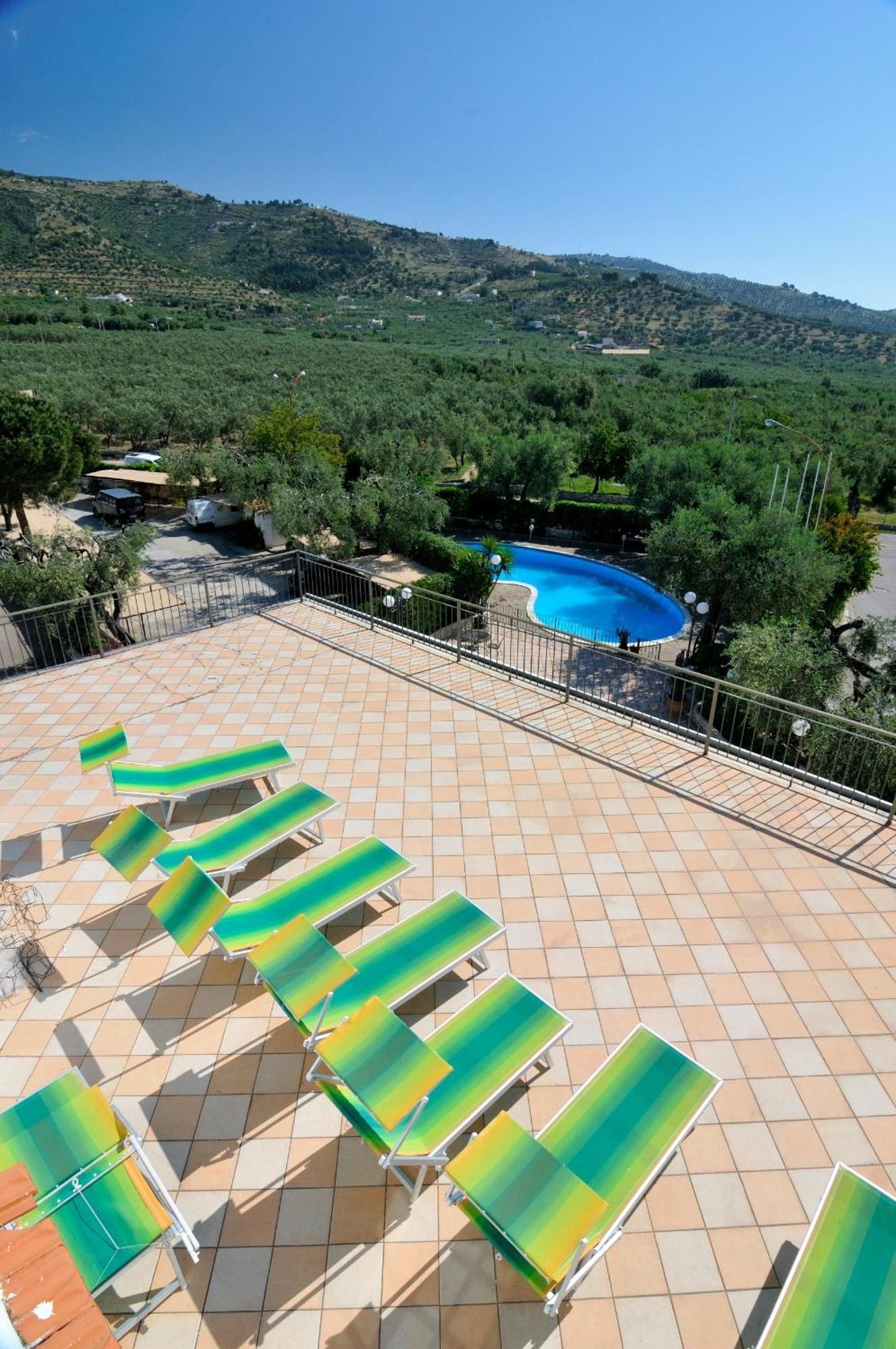 Hotel Apeneste Mattinata Ngoại thất bức ảnh