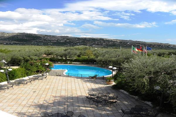 Hotel Apeneste Mattinata Ngoại thất bức ảnh