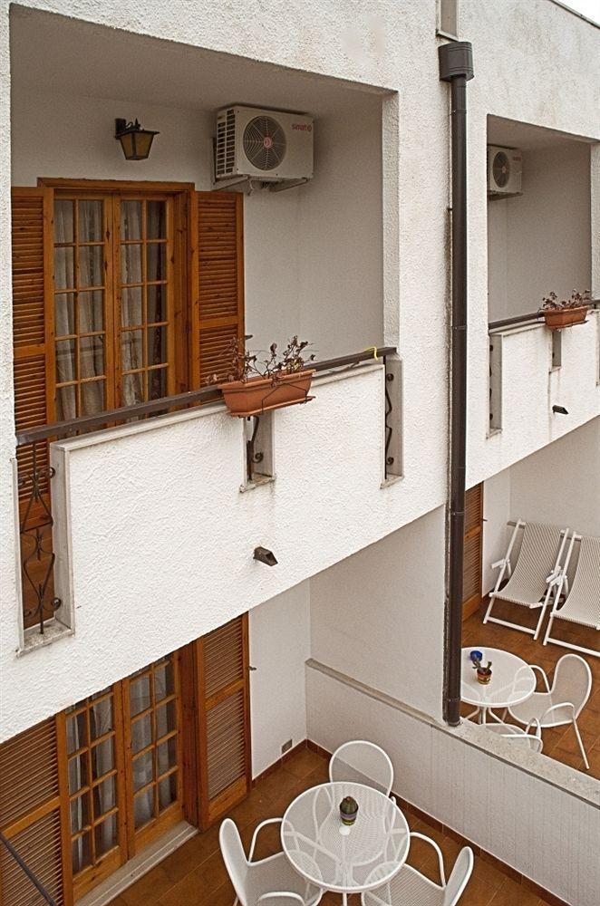 Hotel Apeneste Mattinata Ngoại thất bức ảnh