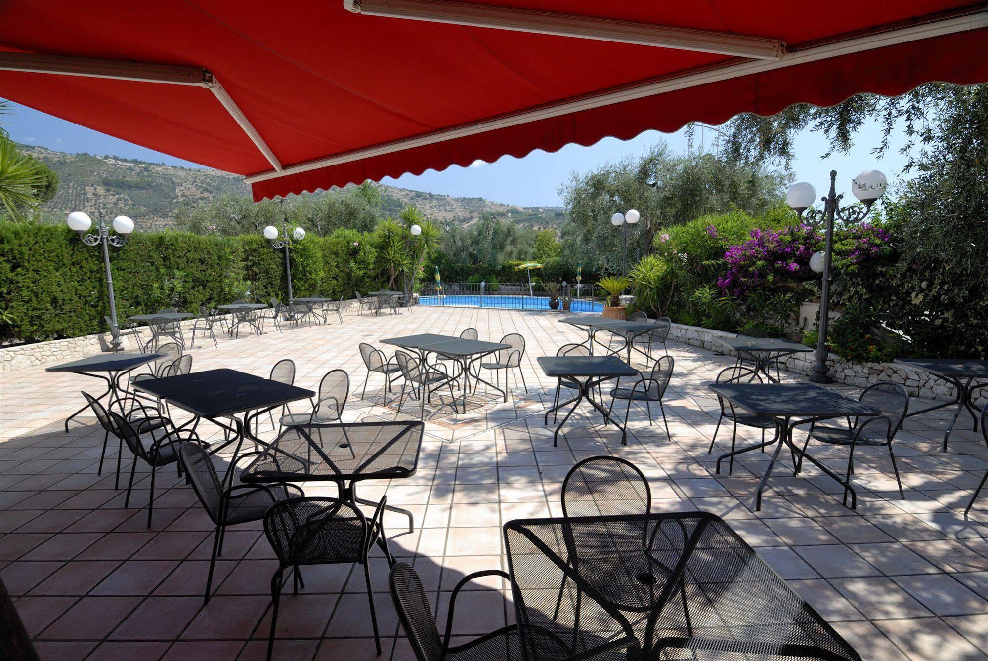 Hotel Apeneste Mattinata Ngoại thất bức ảnh