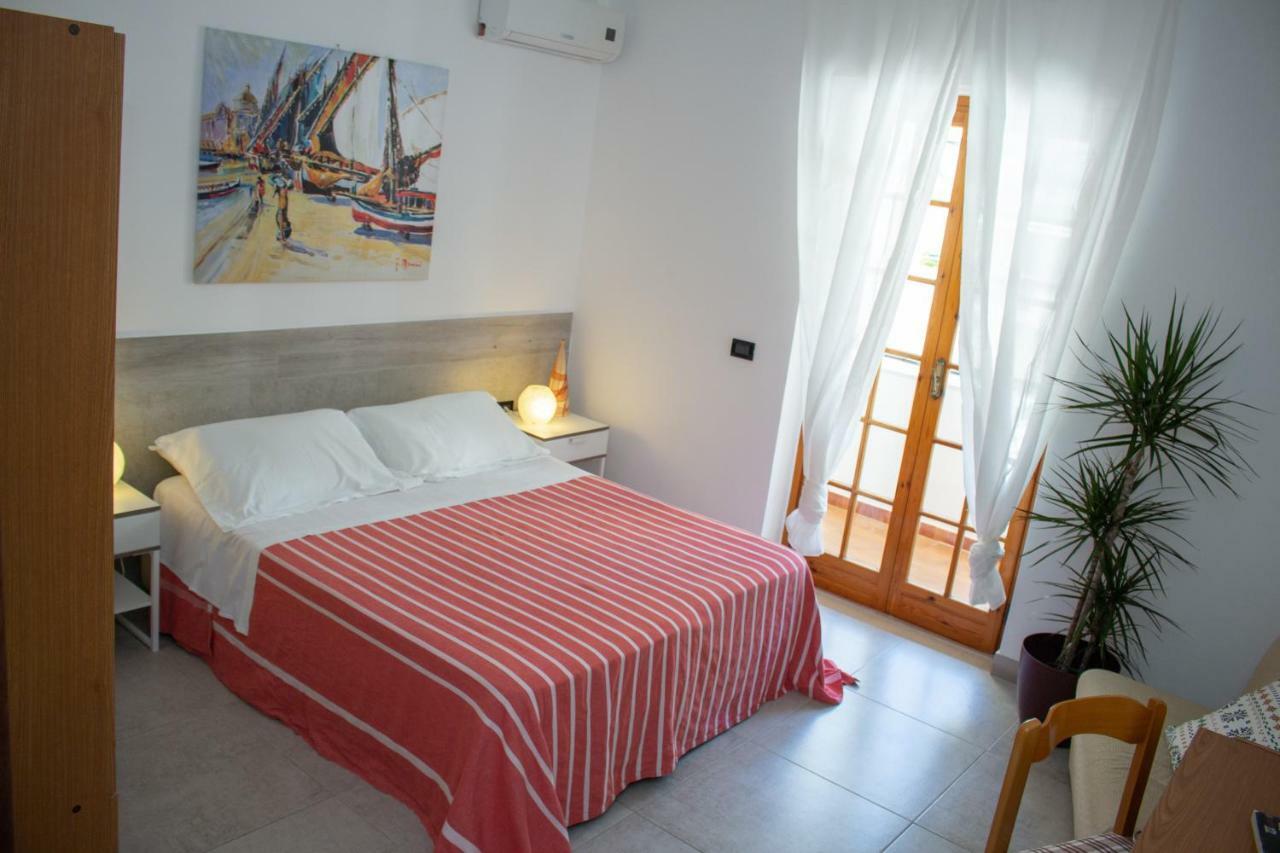 Hotel Apeneste Mattinata Ngoại thất bức ảnh