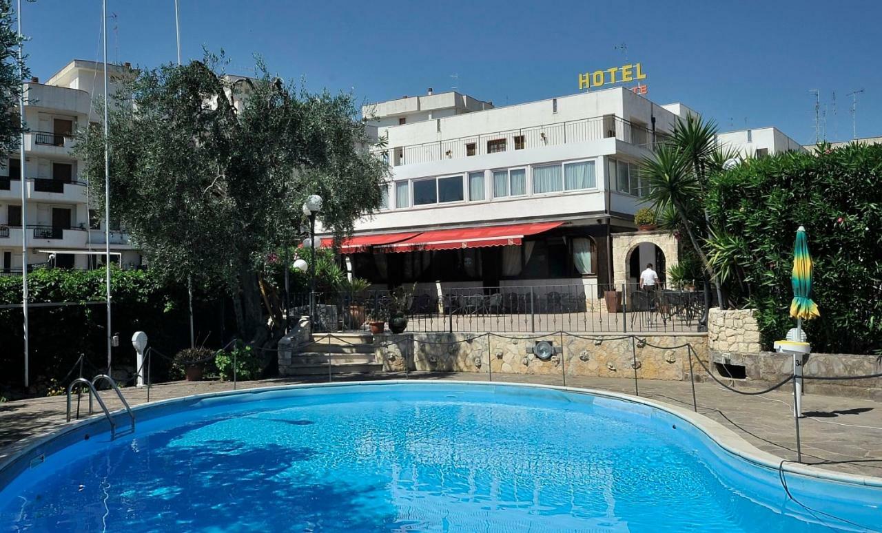 Hotel Apeneste Mattinata Ngoại thất bức ảnh